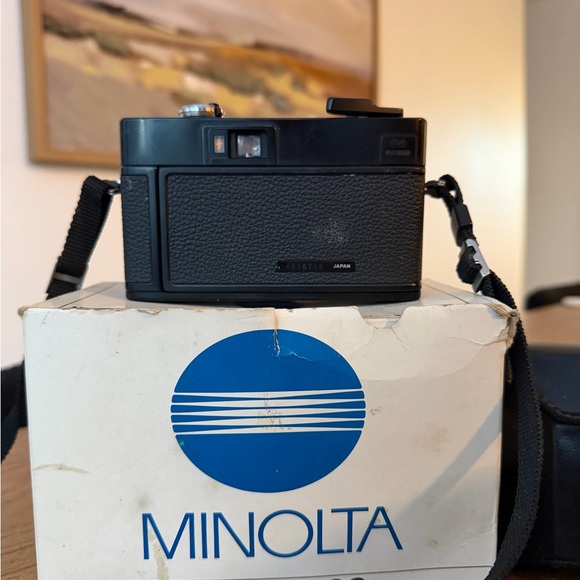 Minolta Hi-Matic S2 Camera - Picture 2 of 2